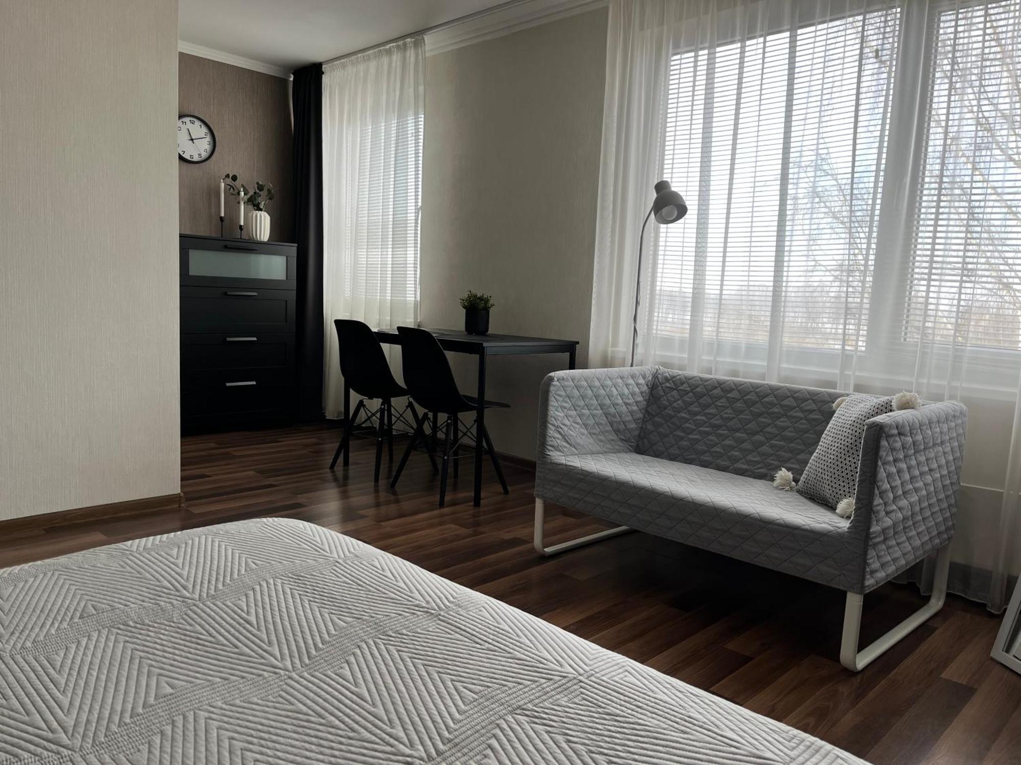 Vienibas Apartment ダウガフピルス エクステリア 写真