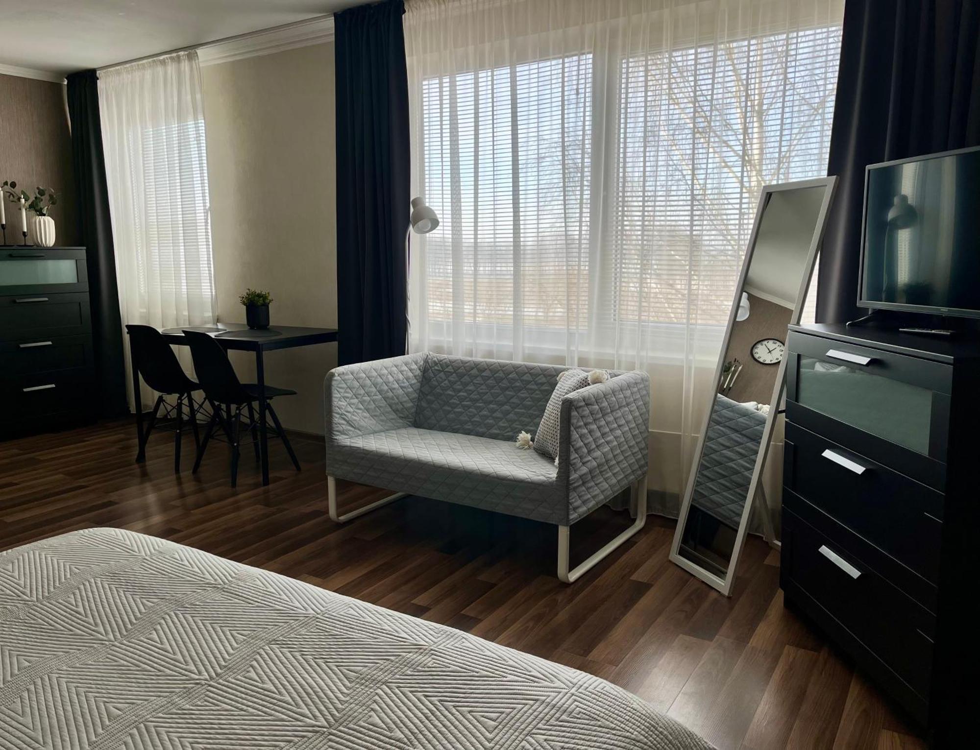 Vienibas Apartment ダウガフピルス エクステリア 写真
