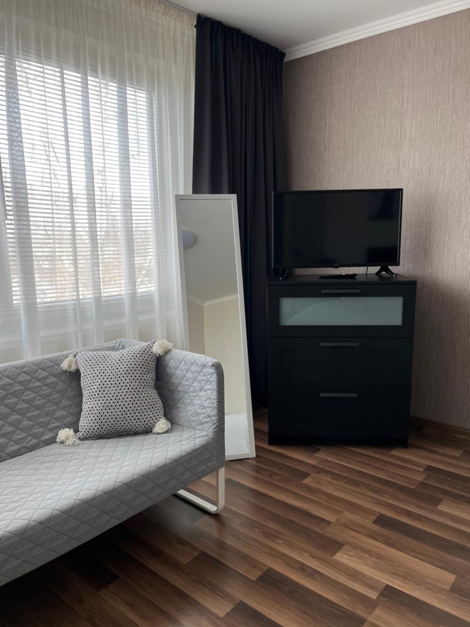 Vienibas Apartment ダウガフピルス エクステリア 写真